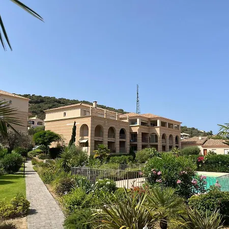 Serene In L Le Rousse With Swimming Pool LʼÎle-Rousse